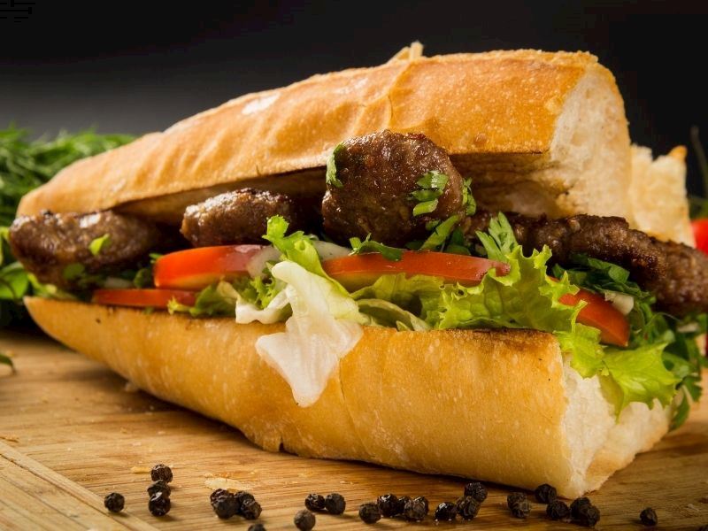 Ekmek Arası Köfte